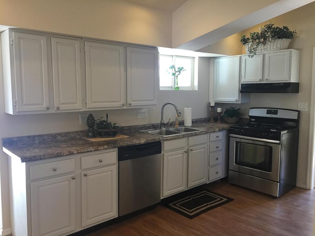 313 E CAROL Avenue, Phoenix, AZ 85020