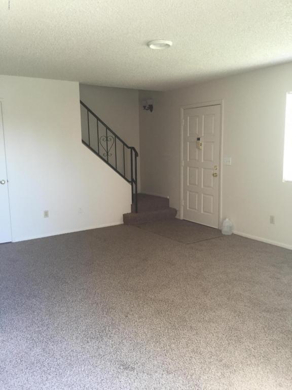 10215 N 7th Place, Phoenix, AZ 85020