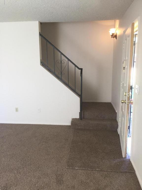 10215 N 7th Place, Phoenix, AZ 85020