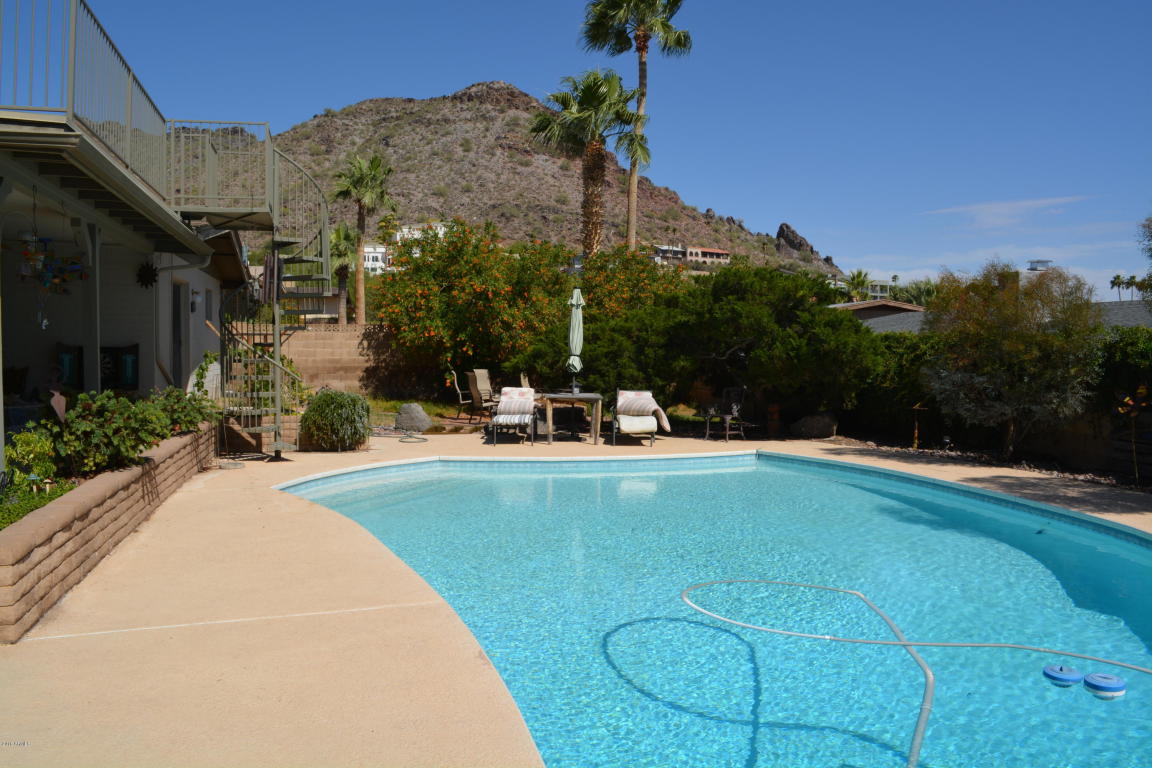 2219 E PALMAIRE Avenue, Phoenix, AZ 85020