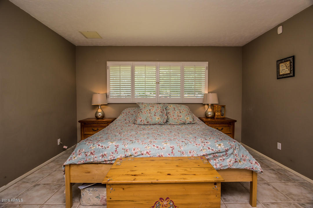 7034 N 13TH Street, Phoenix, AZ 85020