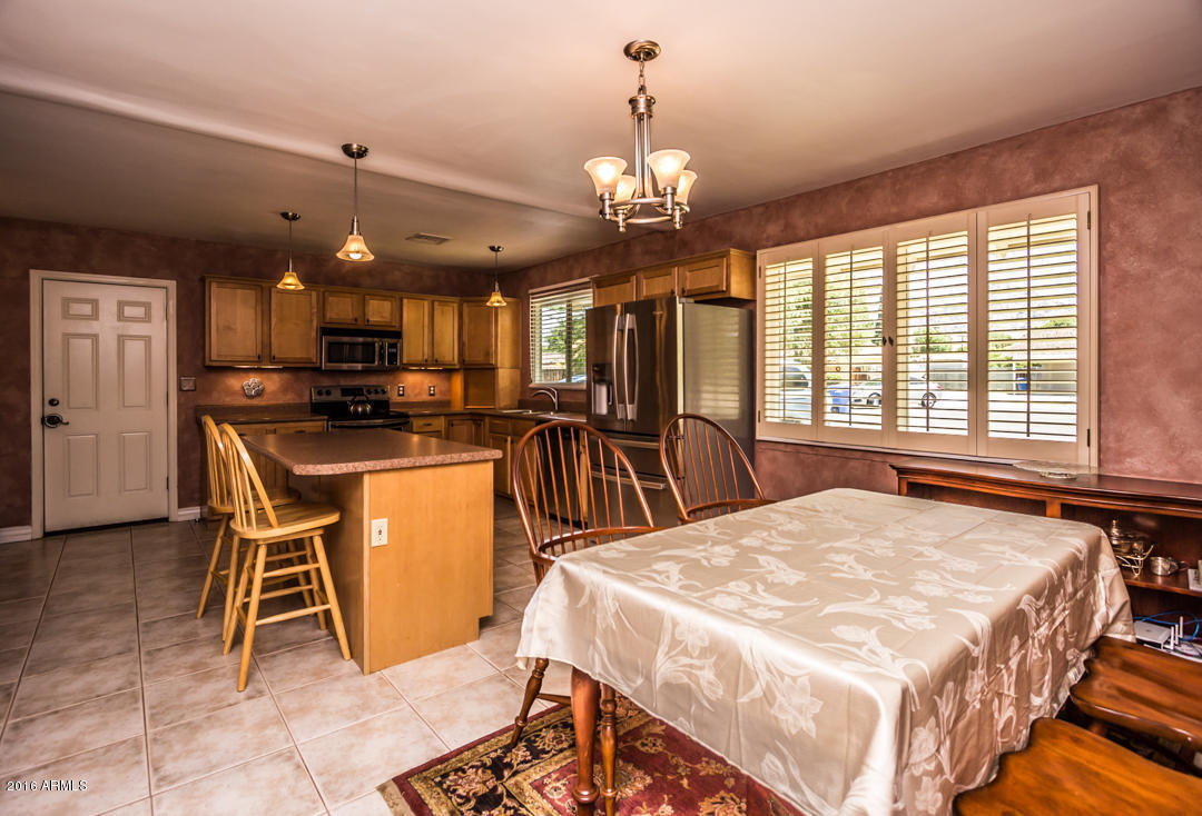 7034 N 13TH Street, Phoenix, AZ 85020