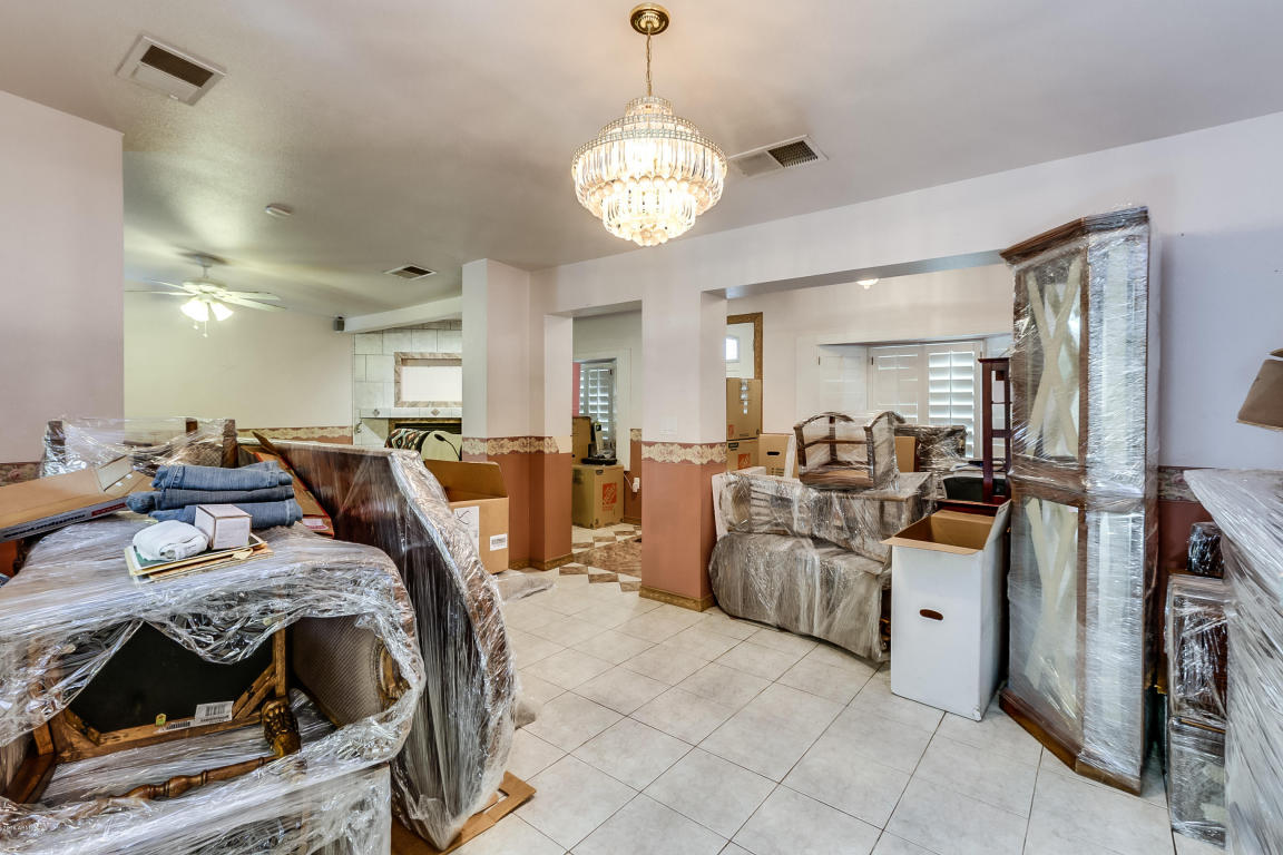 9005 N 3RD Drive, Phoenix, AZ 85021