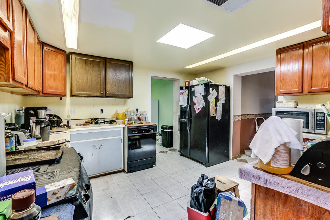 9005 N 3RD Drive, Phoenix, AZ 85021