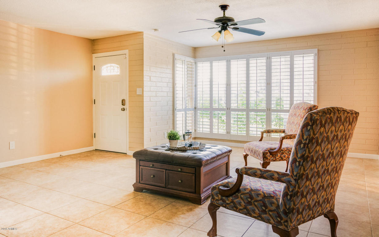 1745 W LAWRENCE Lane, Phoenix, AZ 85021