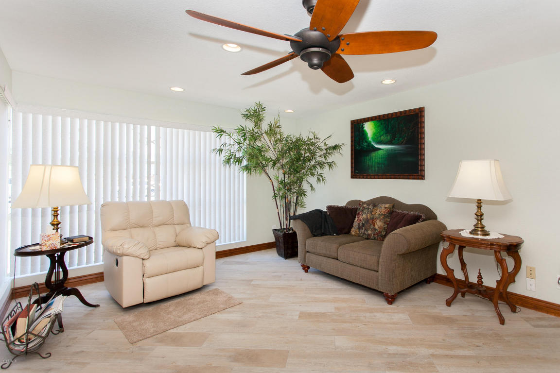 1579 W LAWRENCE Lane, Phoenix, AZ 85021