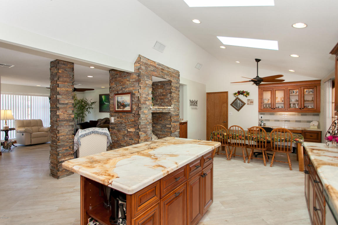 1579 W LAWRENCE Lane, Phoenix, AZ 85021