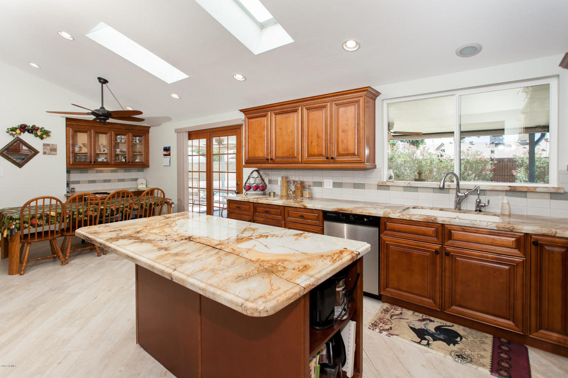 1579 W LAWRENCE Lane, Phoenix, AZ 85021
