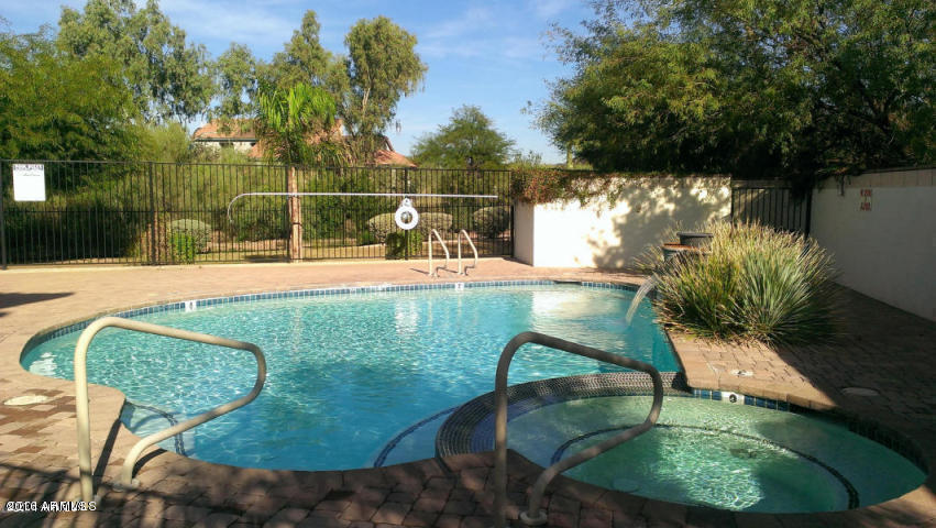 2950 W Louise Drive, Phoenix, AZ 85027
