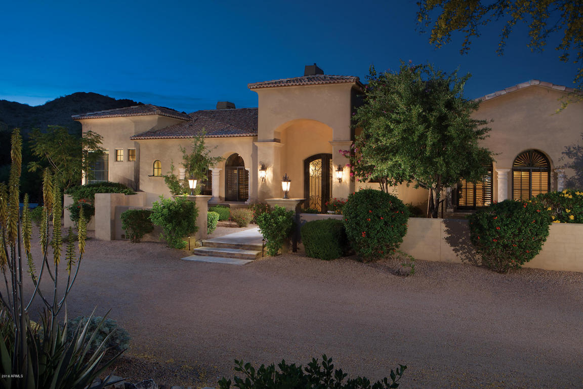 8609 N WREN Circle, Phoenix, AZ 85028