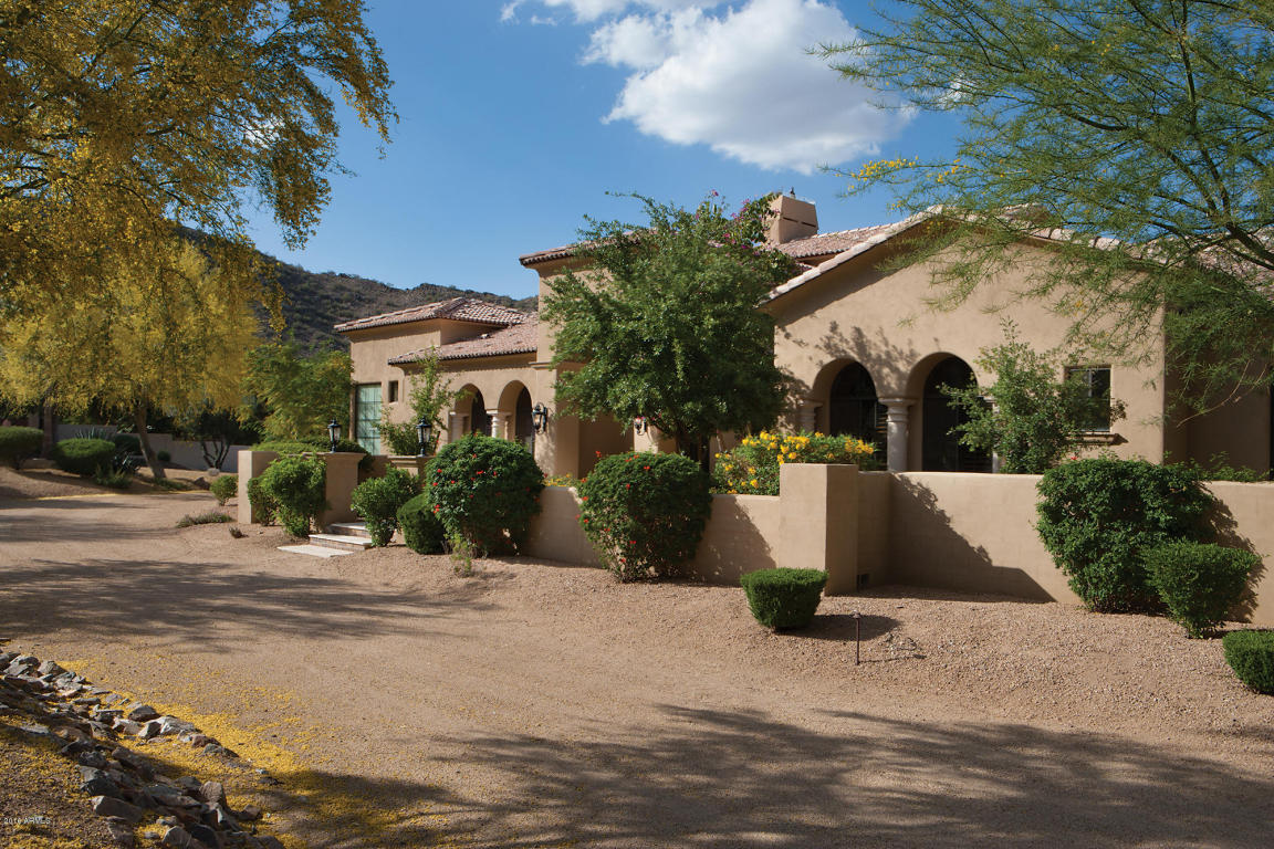 8609 N WREN Circle, Phoenix, AZ 85028
