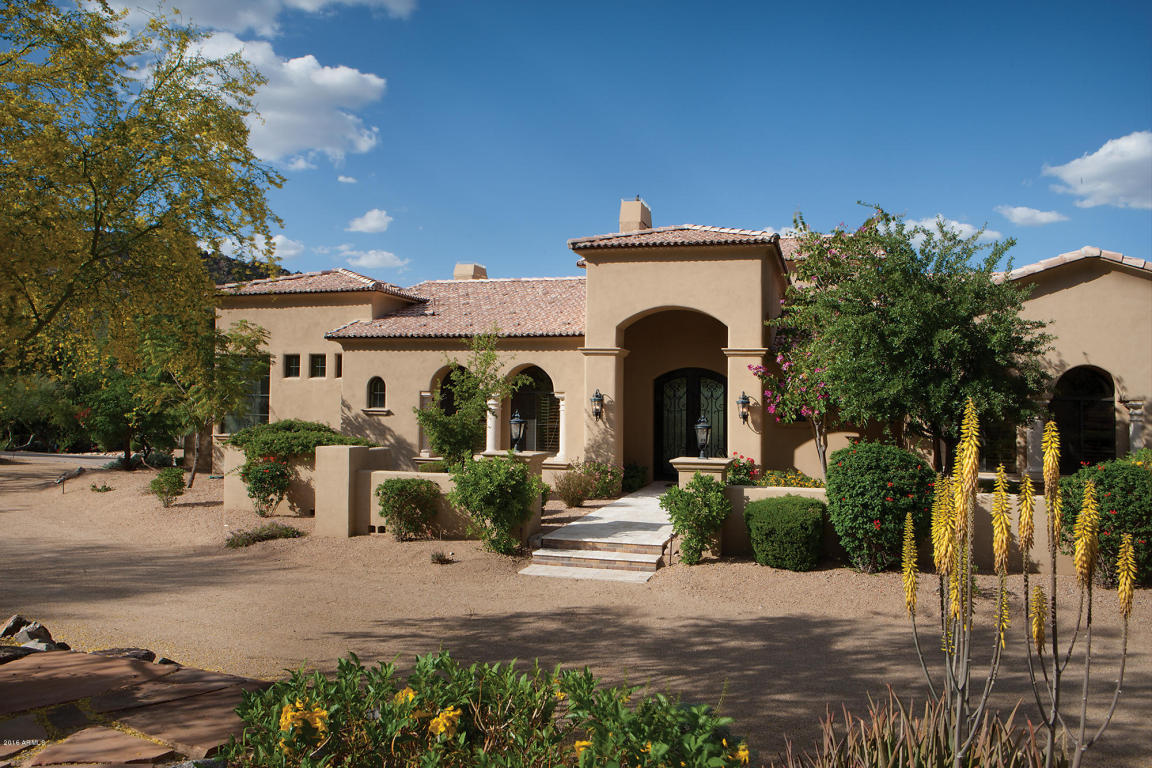 8609 N WREN Circle, Phoenix, AZ 85028