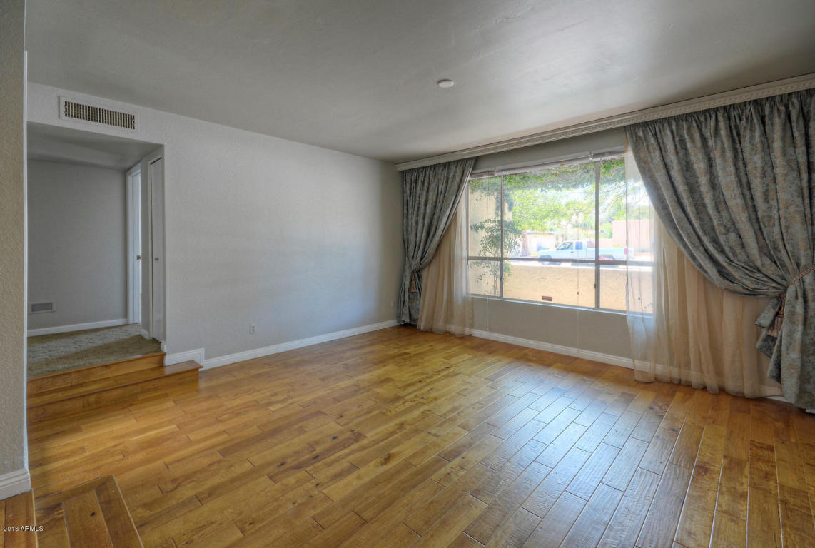 3264 E VOGEL Avenue, Phoenix, AZ 85028