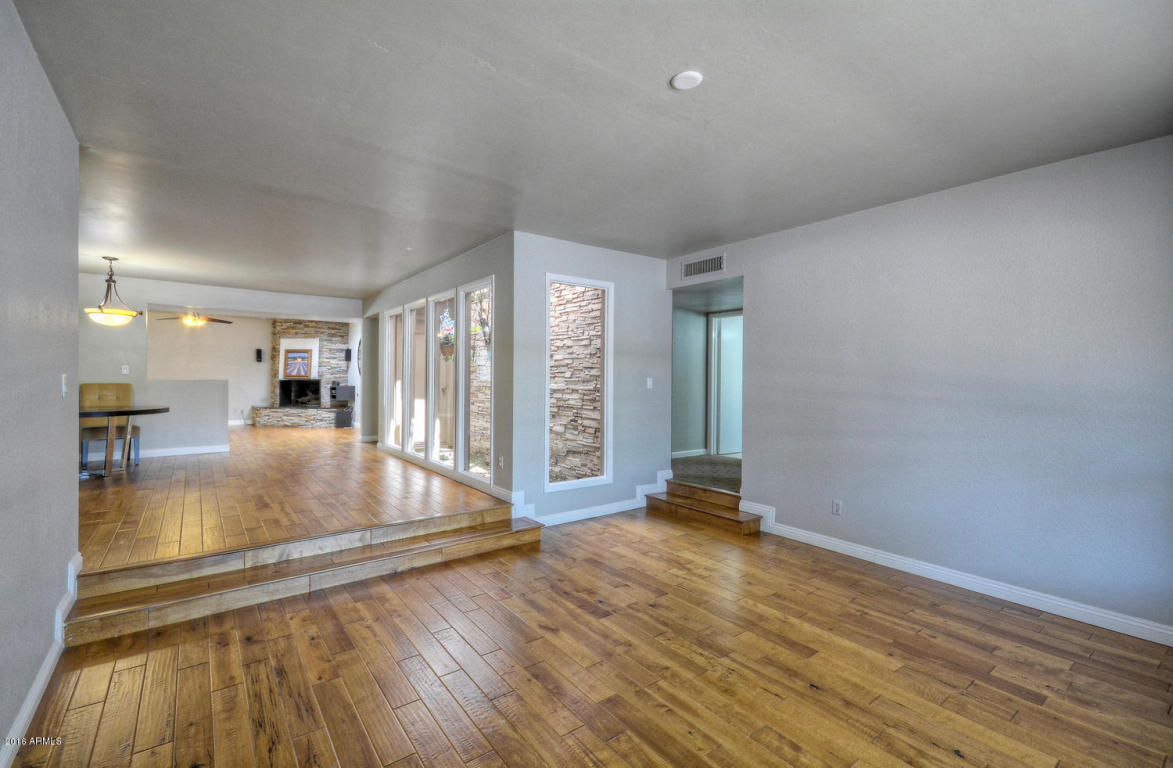 3264 E VOGEL Avenue, Phoenix, AZ 85028