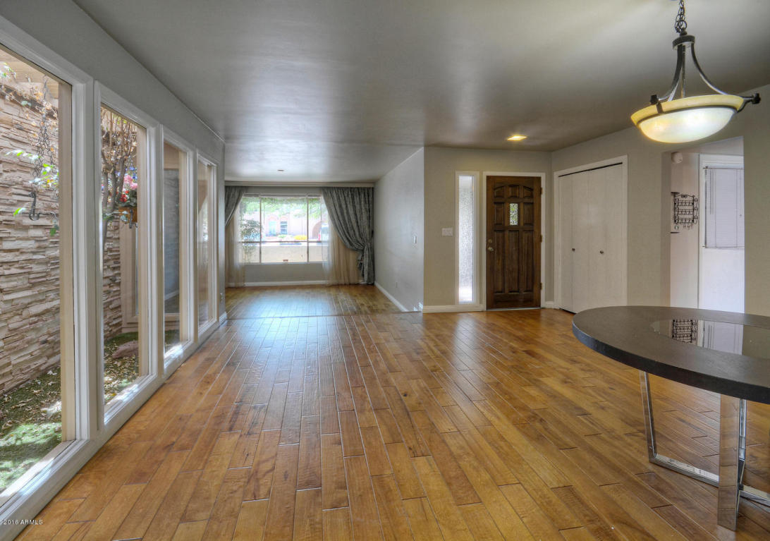 3264 E VOGEL Avenue, Phoenix, AZ 85028