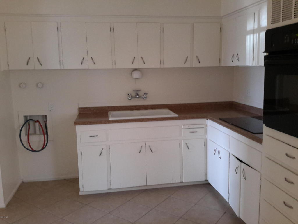 5718 W CHEERY LYNN Road, Phoenix, AZ 85031