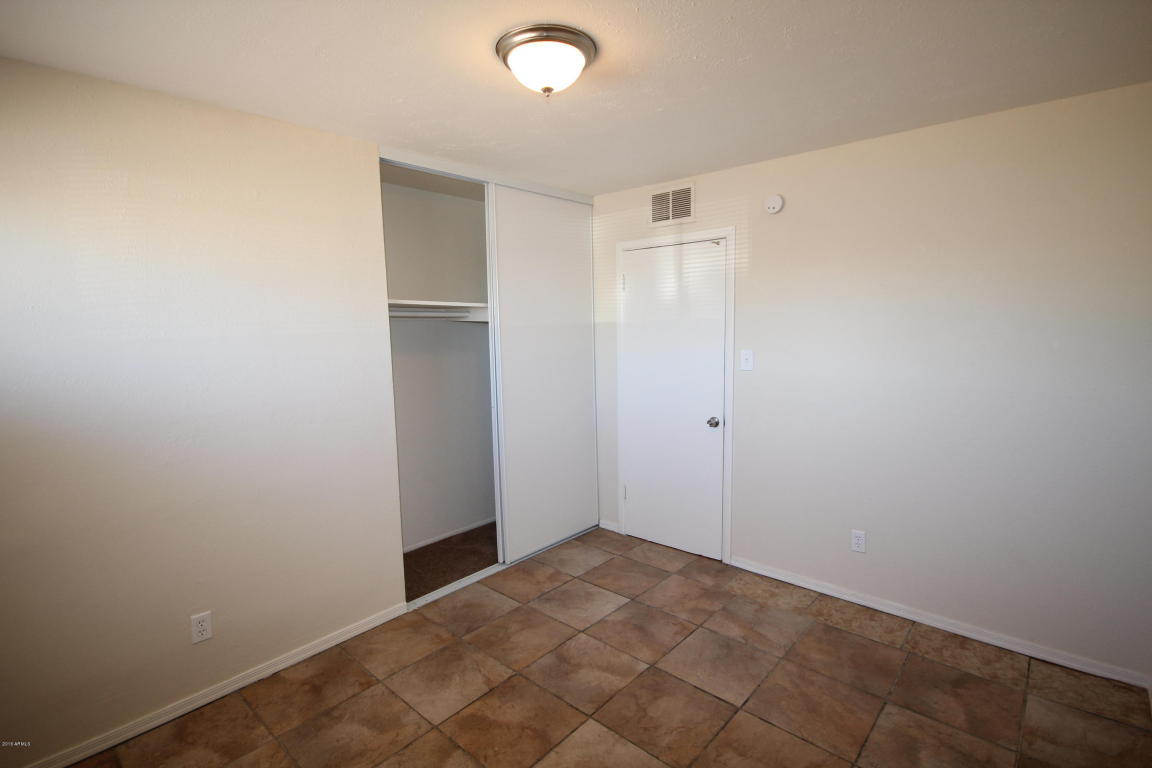 5015 W Crittenden Lane, Phoenix, AZ 85031