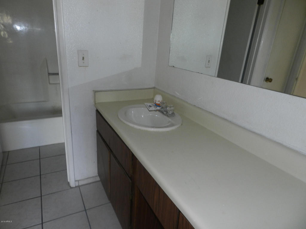 4554 E PARADISE VILLAGE Parkway N, Phoenix, AZ 85032