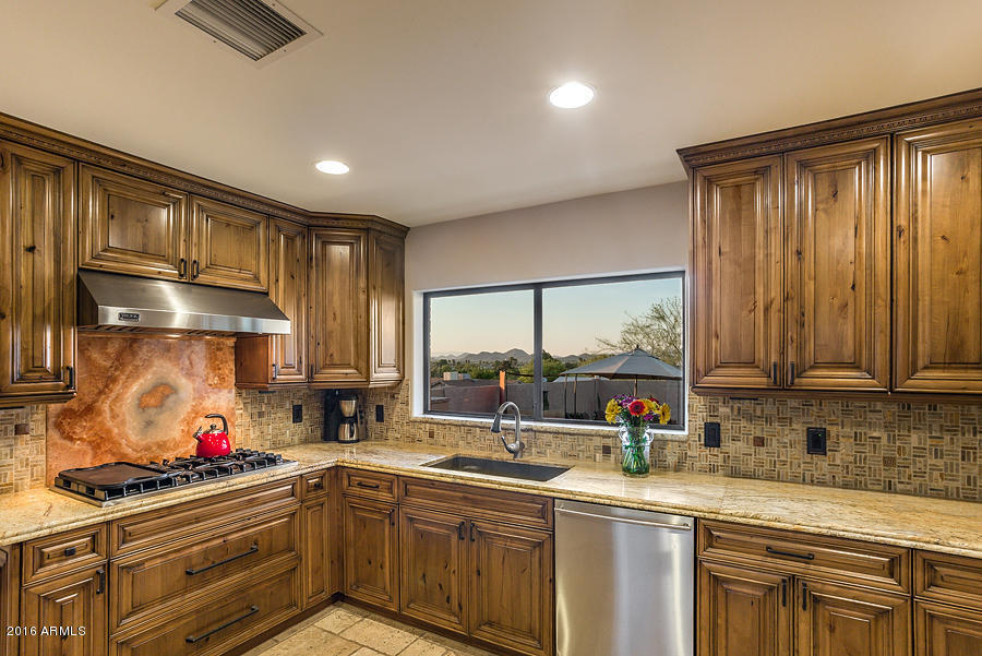 2468 E CLAIRE Drive, Phoenix, AZ 85032