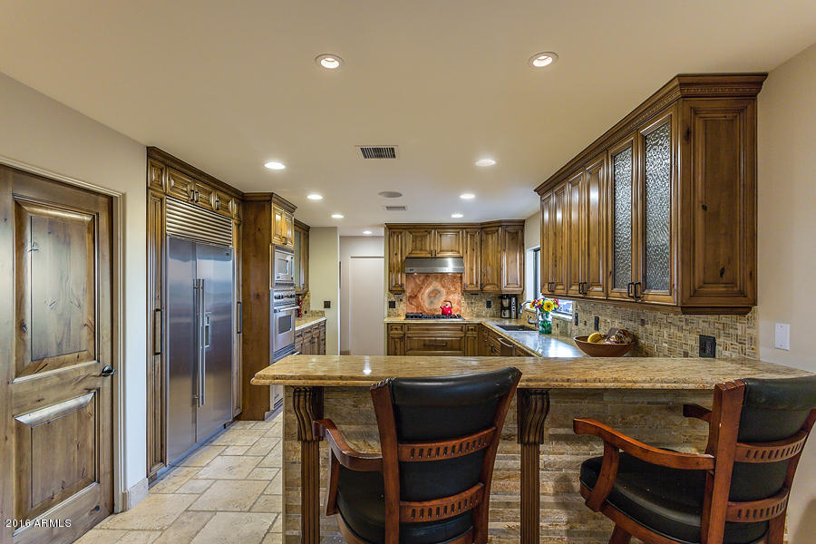 2468 E CLAIRE Drive, Phoenix, AZ 85032