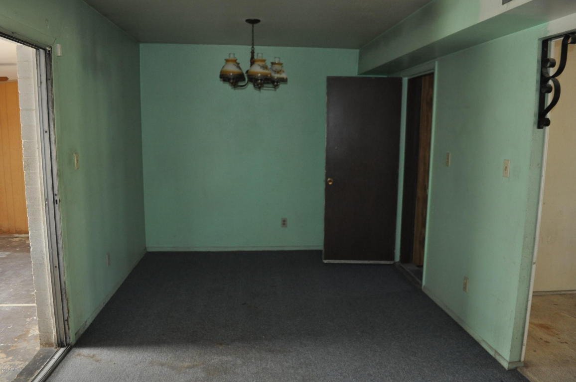 6343 W AVALON Drive, Phoenix, AZ 85033