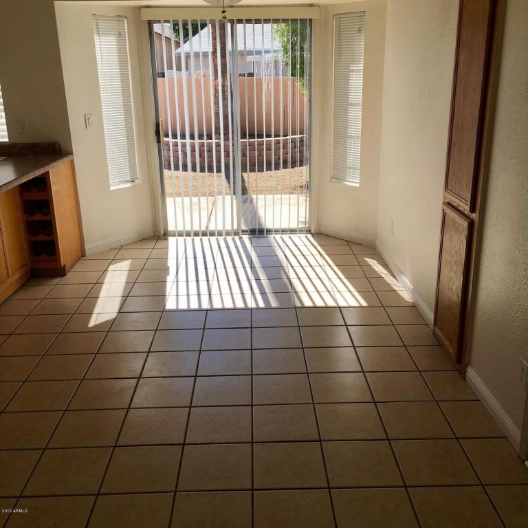 6913 W CORA Lane, Phoenix, AZ 85033