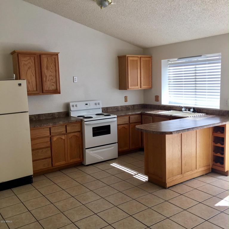 6913 W CORA Lane, Phoenix, AZ 85033