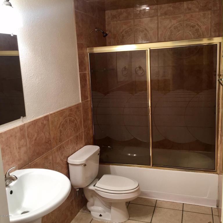 6913 W CORA Lane, Phoenix, AZ 85033
