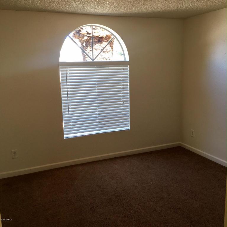 6913 W CORA Lane, Phoenix, AZ 85033