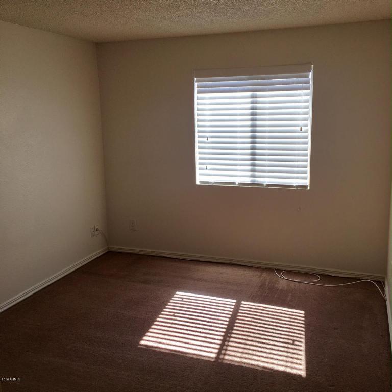 6913 W CORA Lane, Phoenix, AZ 85033