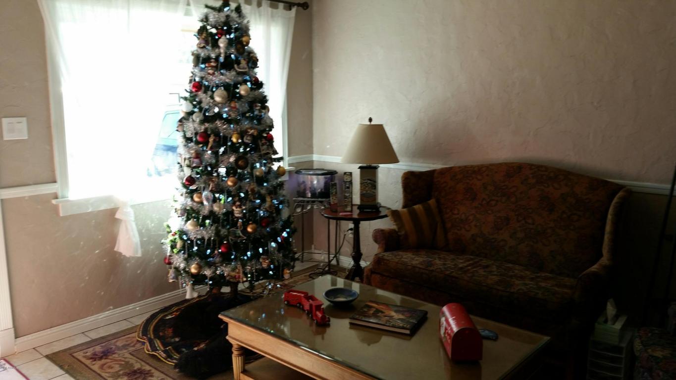 8128 W CLARENDON Avenue, Phoenix, AZ 85033