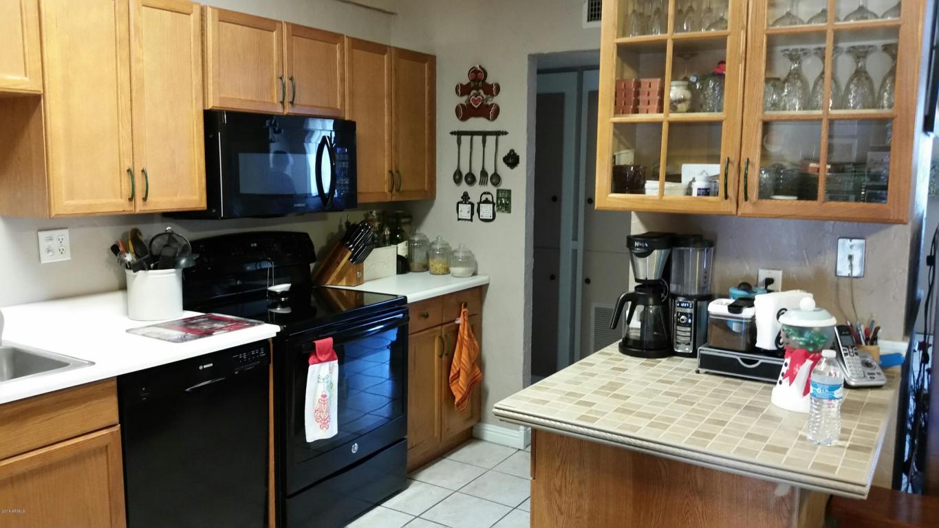 8128 W CLARENDON Avenue, Phoenix, AZ 85033