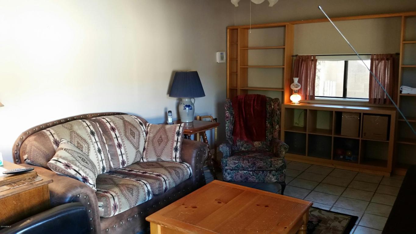 8128 W CLARENDON Avenue, Phoenix, AZ 85033