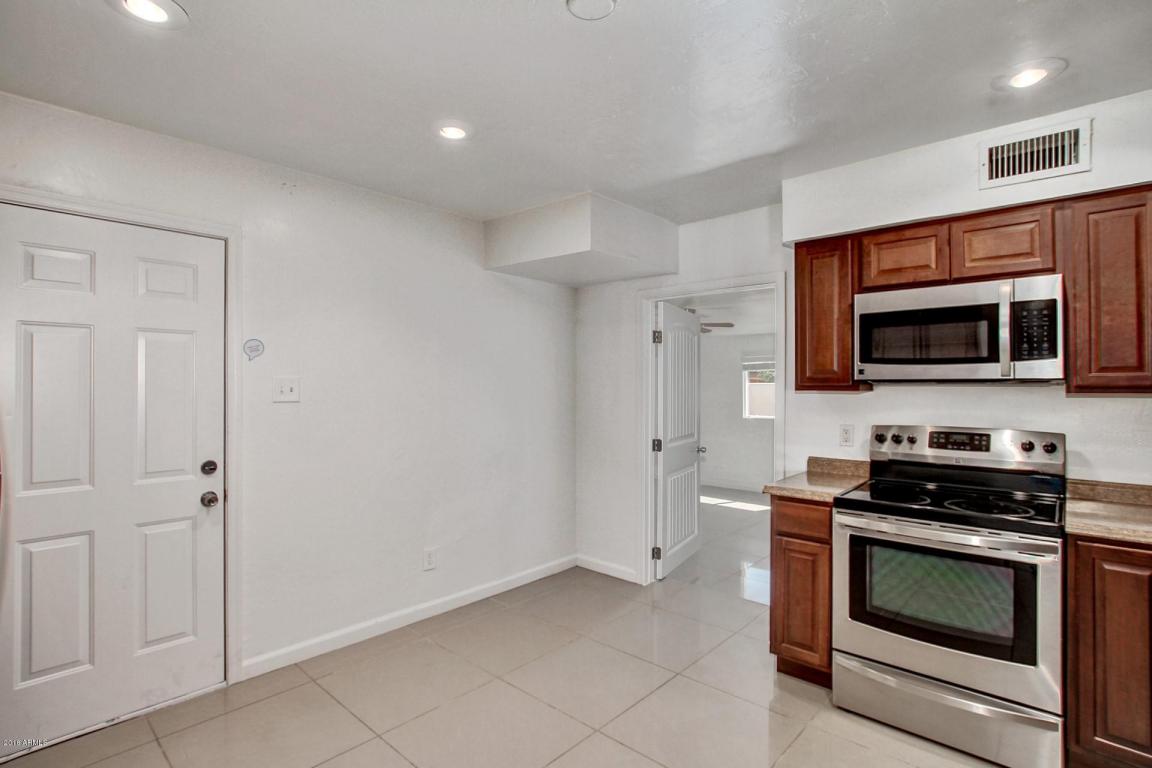 6733 W WOLF Street, Phoenix, AZ 85033