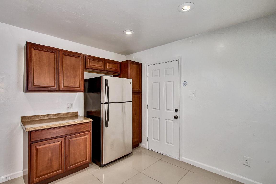 6733 W WOLF Street, Phoenix, AZ 85033