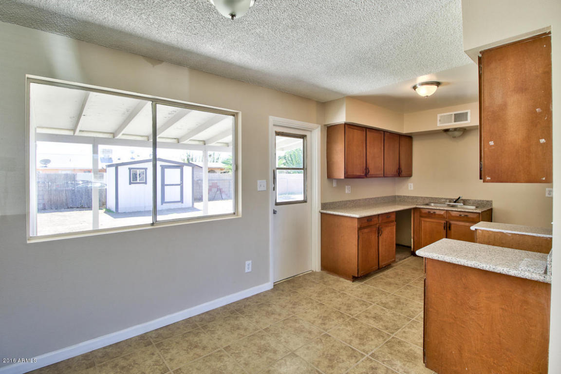 8117 W EARLL Drive, Phoenix, AZ 85033