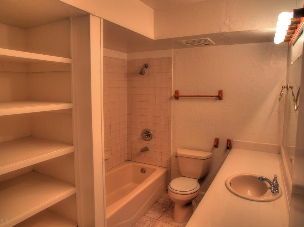 6131 W AVALON Drive, Phoenix, AZ 85033