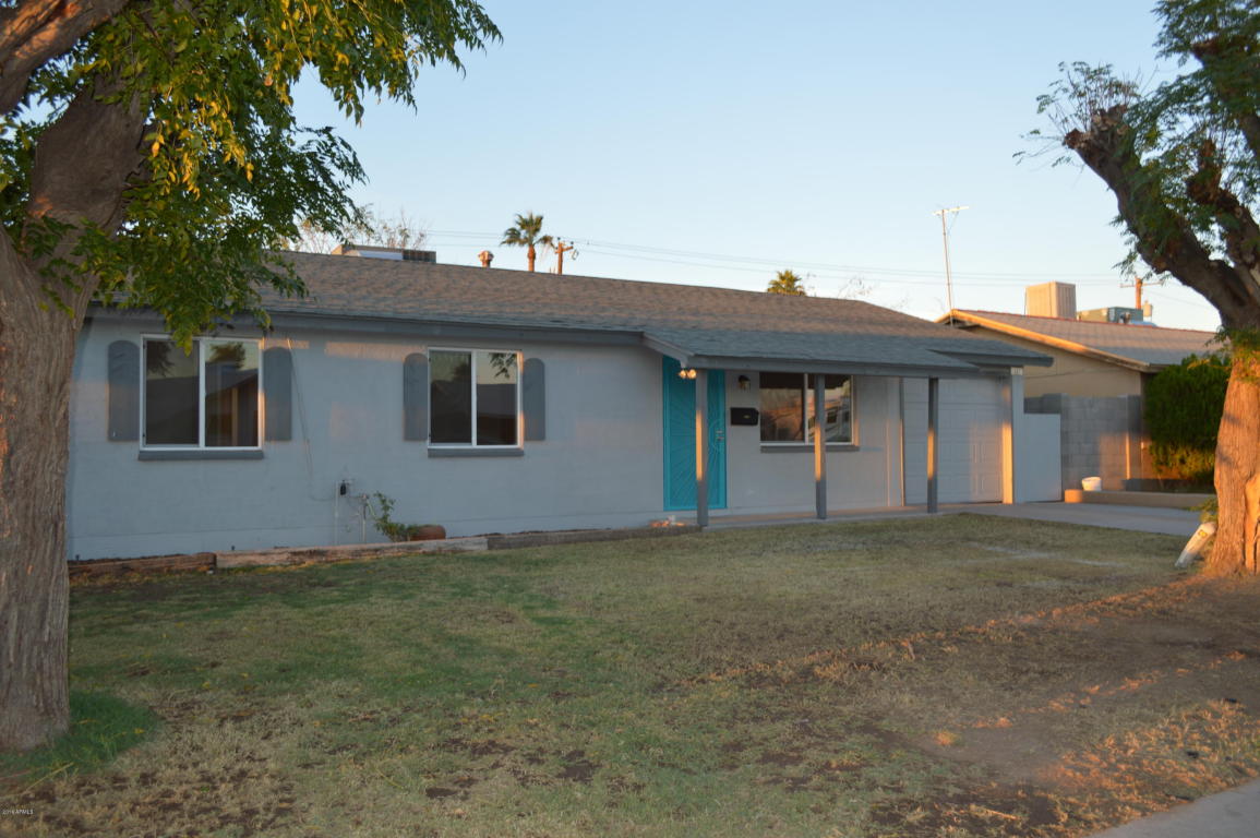 8118 W Earll Drive, Phoenix, AZ 85033