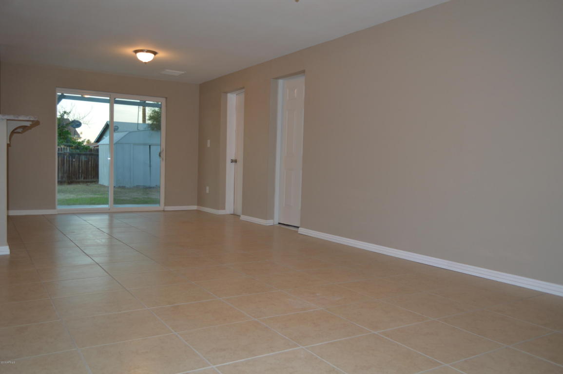 8118 W Earll Drive, Phoenix, AZ 85033