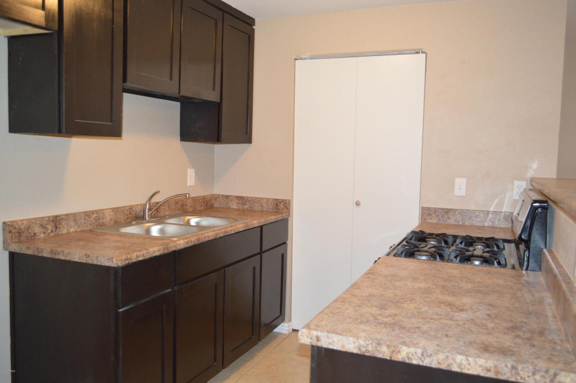 8118 W Earll Drive, Phoenix, AZ 85033