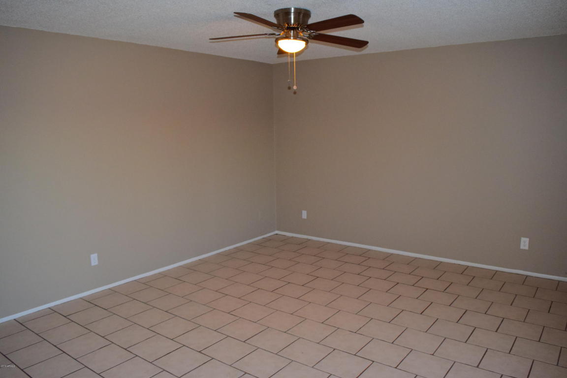 7537 W MITCHELL Drive, Phoenix, AZ 85033