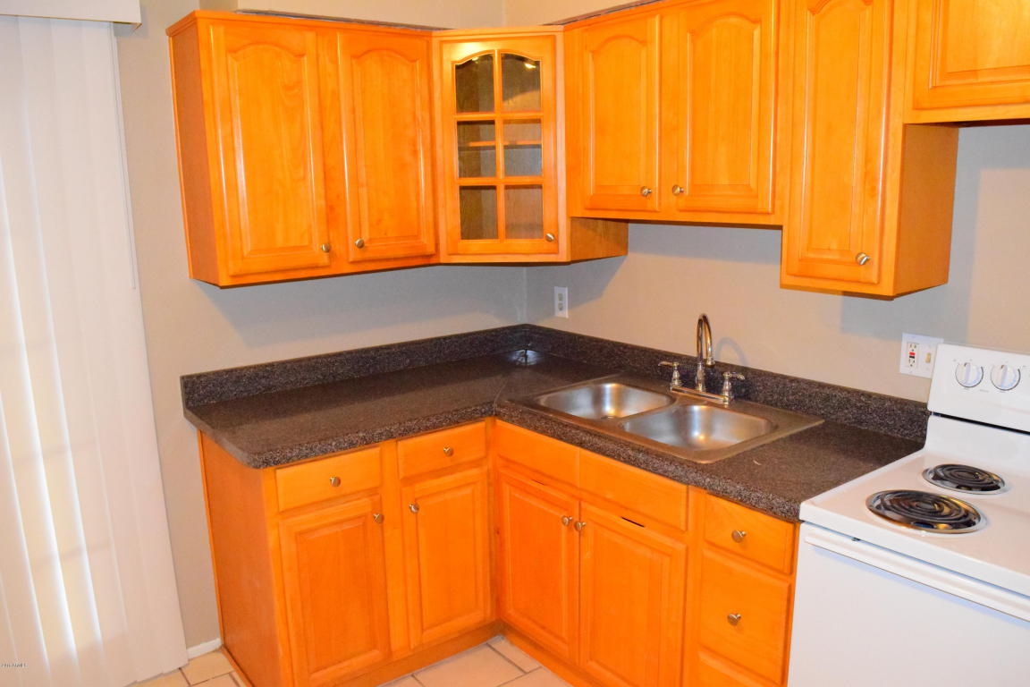 7537 W MITCHELL Drive, Phoenix, AZ 85033