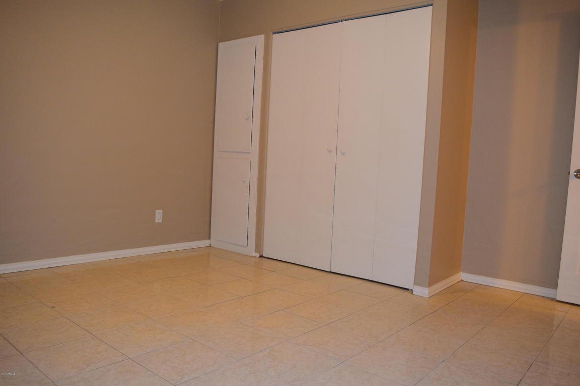 7537 W MITCHELL Drive, Phoenix, AZ 85033