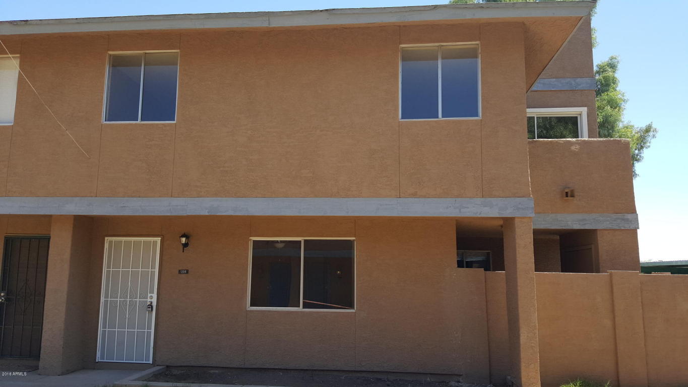 6902 W MONTEROSA Street, Phoenix, AZ 85033