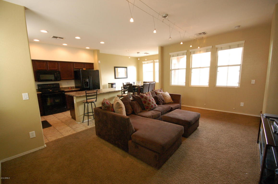 2012 N 78TH Glen, Phoenix, AZ 85035