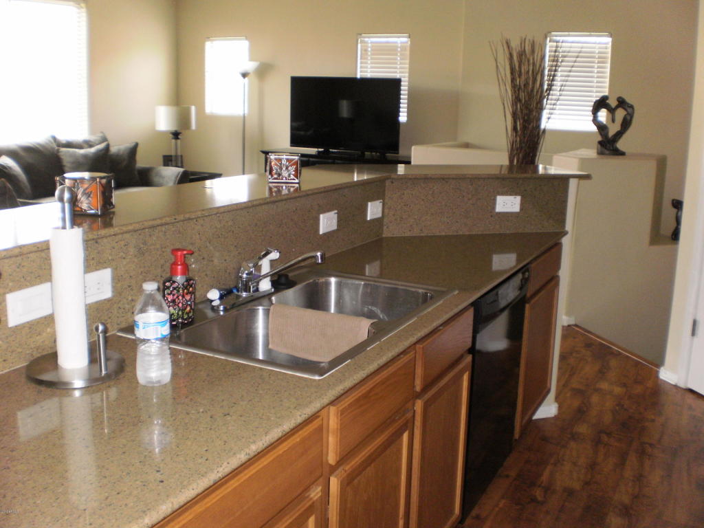 2957 E DUNBAR Drive, Phoenix, AZ 85042