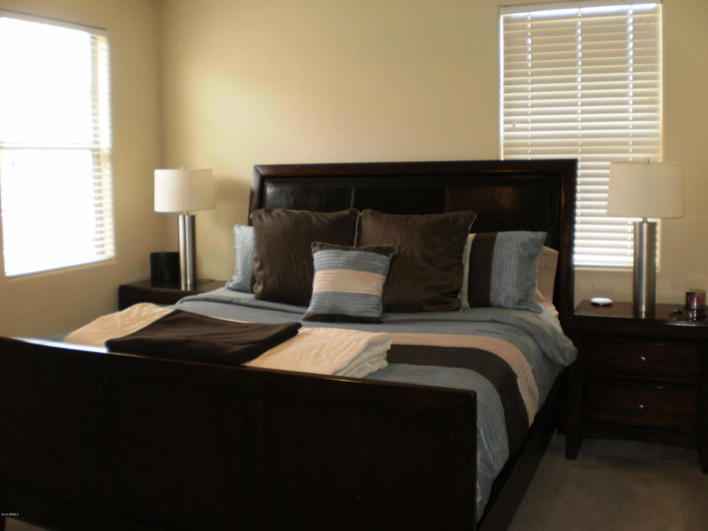 2957 E DUNBAR Drive, Phoenix, AZ 85042