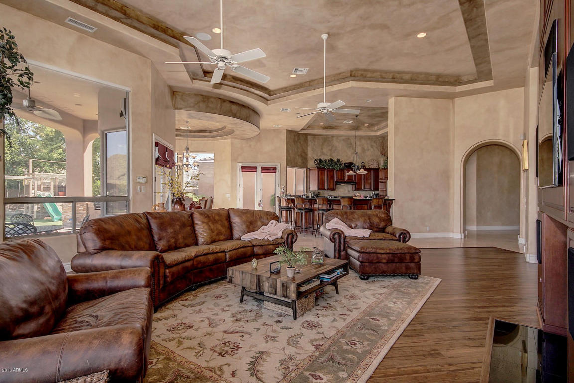 15640 S 6TH Place, Phoenix, AZ 85048