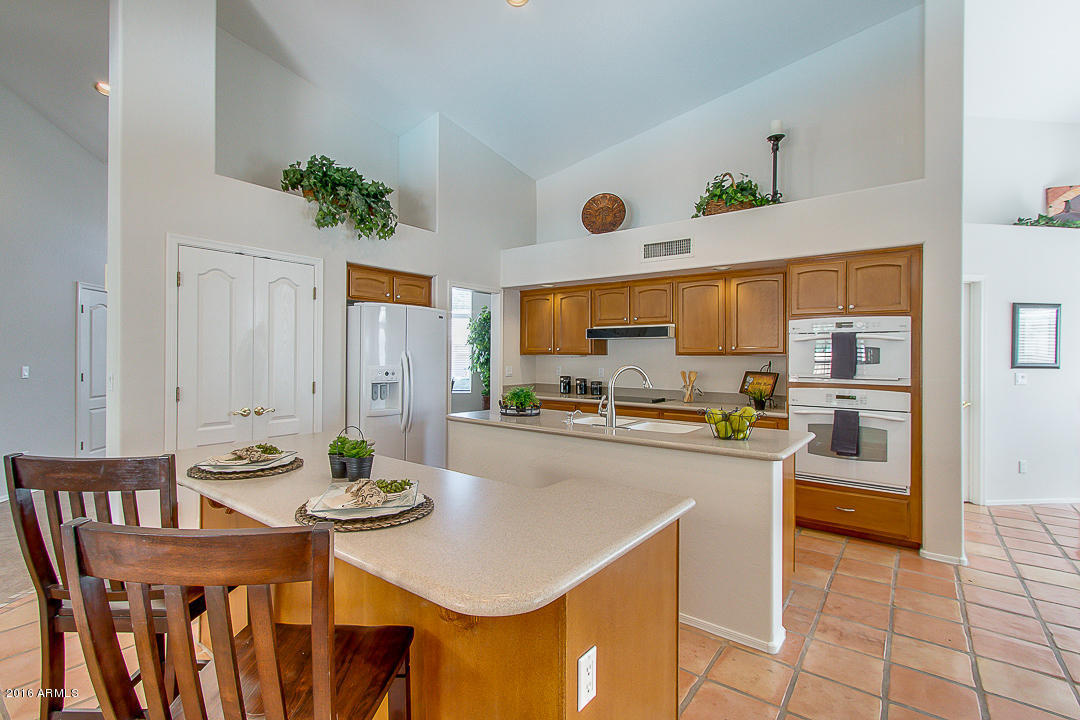 1354 E DESERT TRUMPET Road, Phoenix, AZ 85048