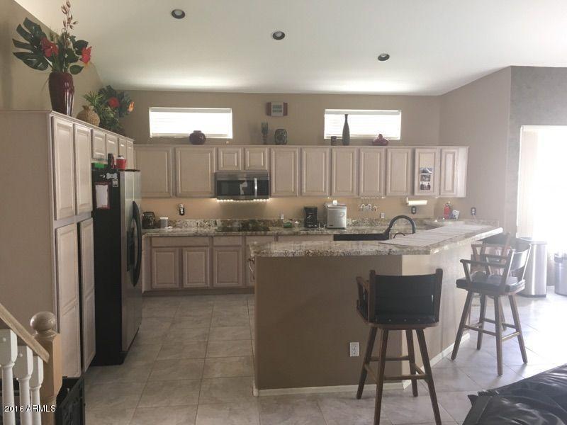 15834 S 10TH Street, Phoenix, AZ 85048